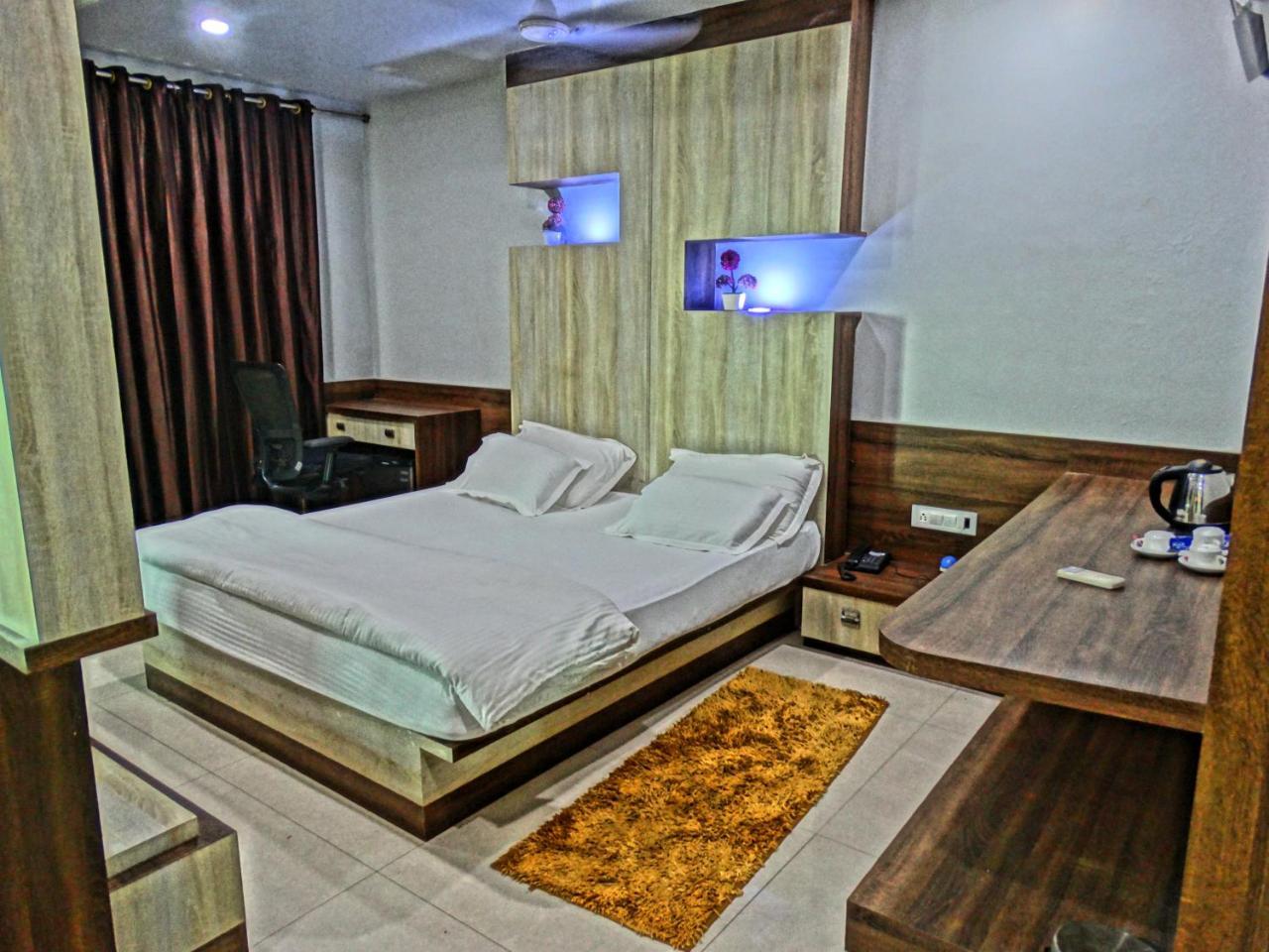 Hotel Garv Residencia جايا المظهر الخارجي الصورة